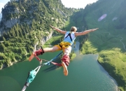 开云平台-玻利维亚粉碎里昂，本泽马如何用一场比赛定义传奇