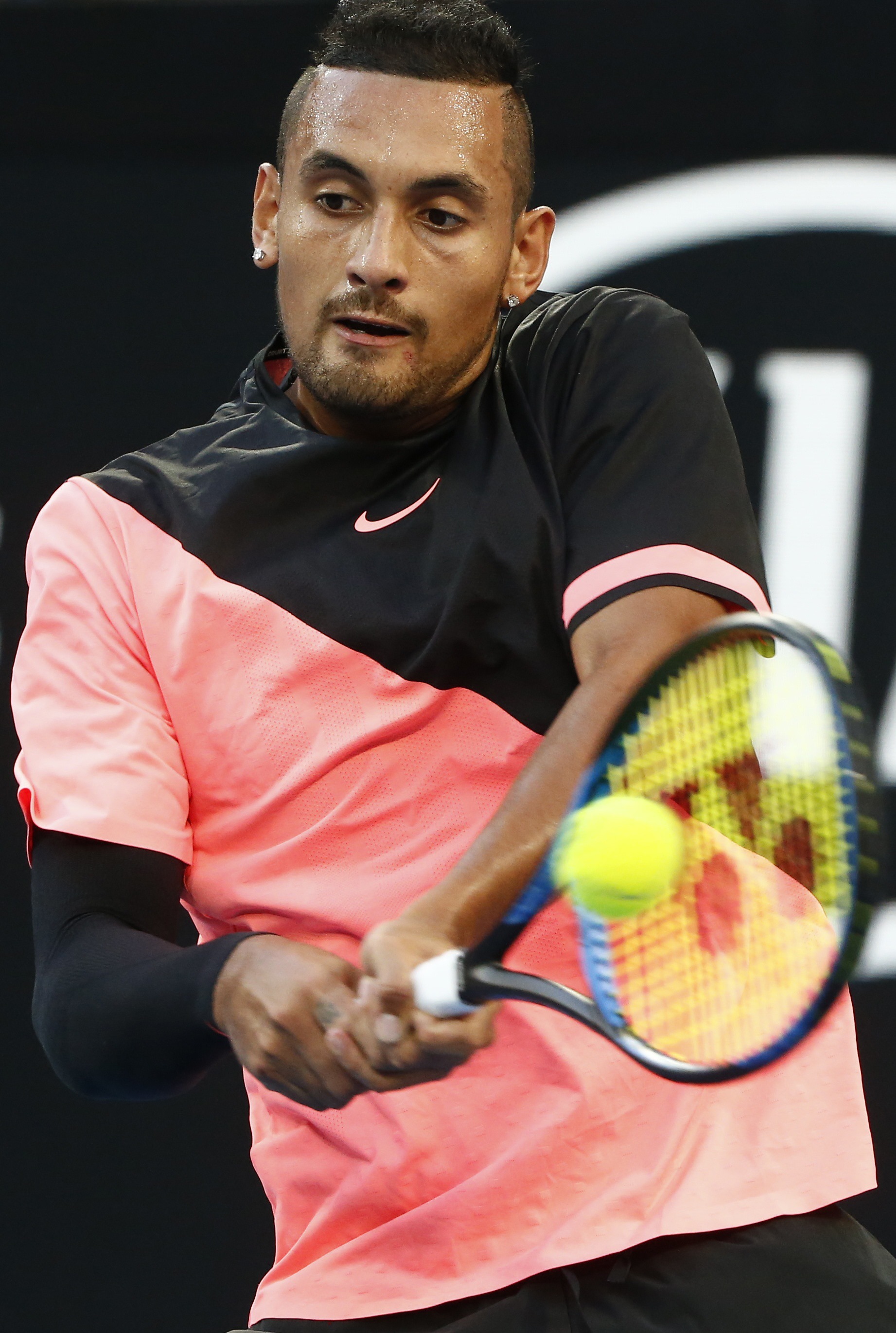 关于日本网球队逆转澳大利亚网球队，克耶高斯打破历史纪录的信息