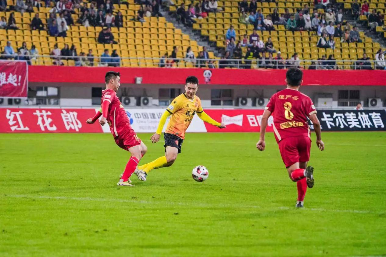 包含沸腾的足球比赛吸引全城热议的词条 包含沸腾的足球比赛吸引全城热议的词条