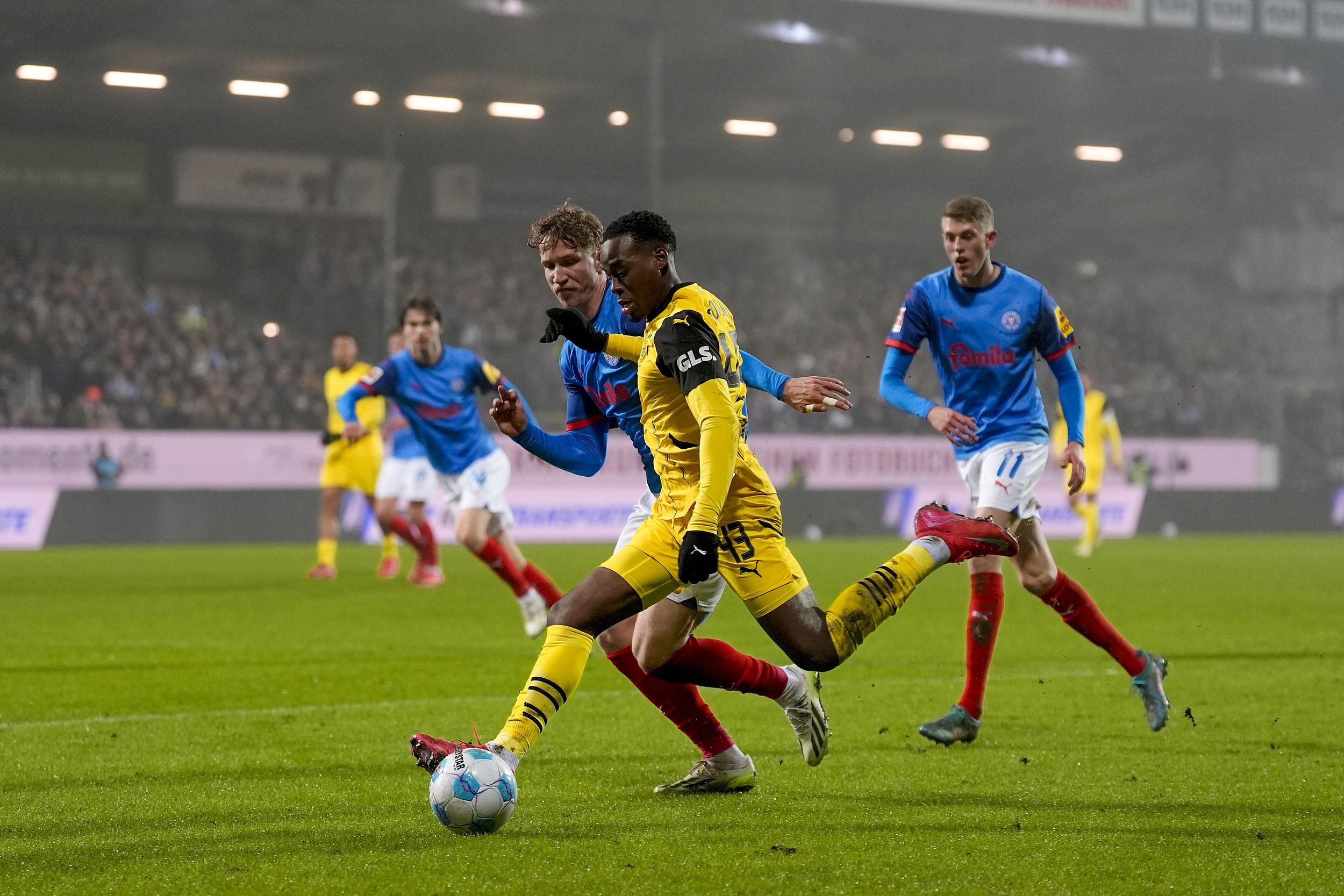 关于弗赖堡取得关键胜利,走出德甲保级泥潭的信息 关于弗赖堡取得关键胜利,走出德甲保级泥潭的信息