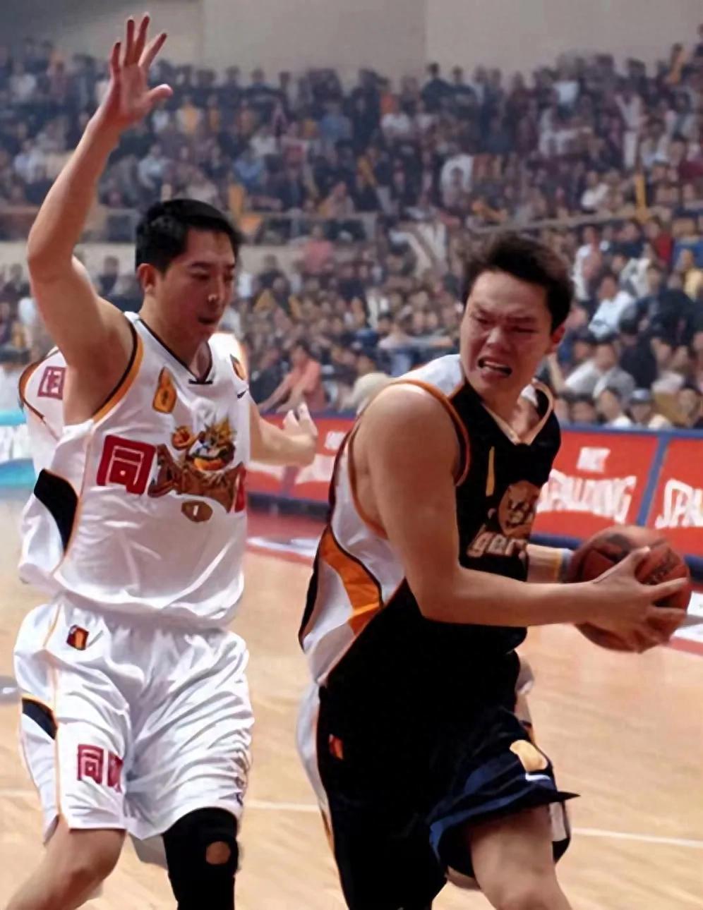 浙江男篮被江苏男篮完胜遭吞苦果