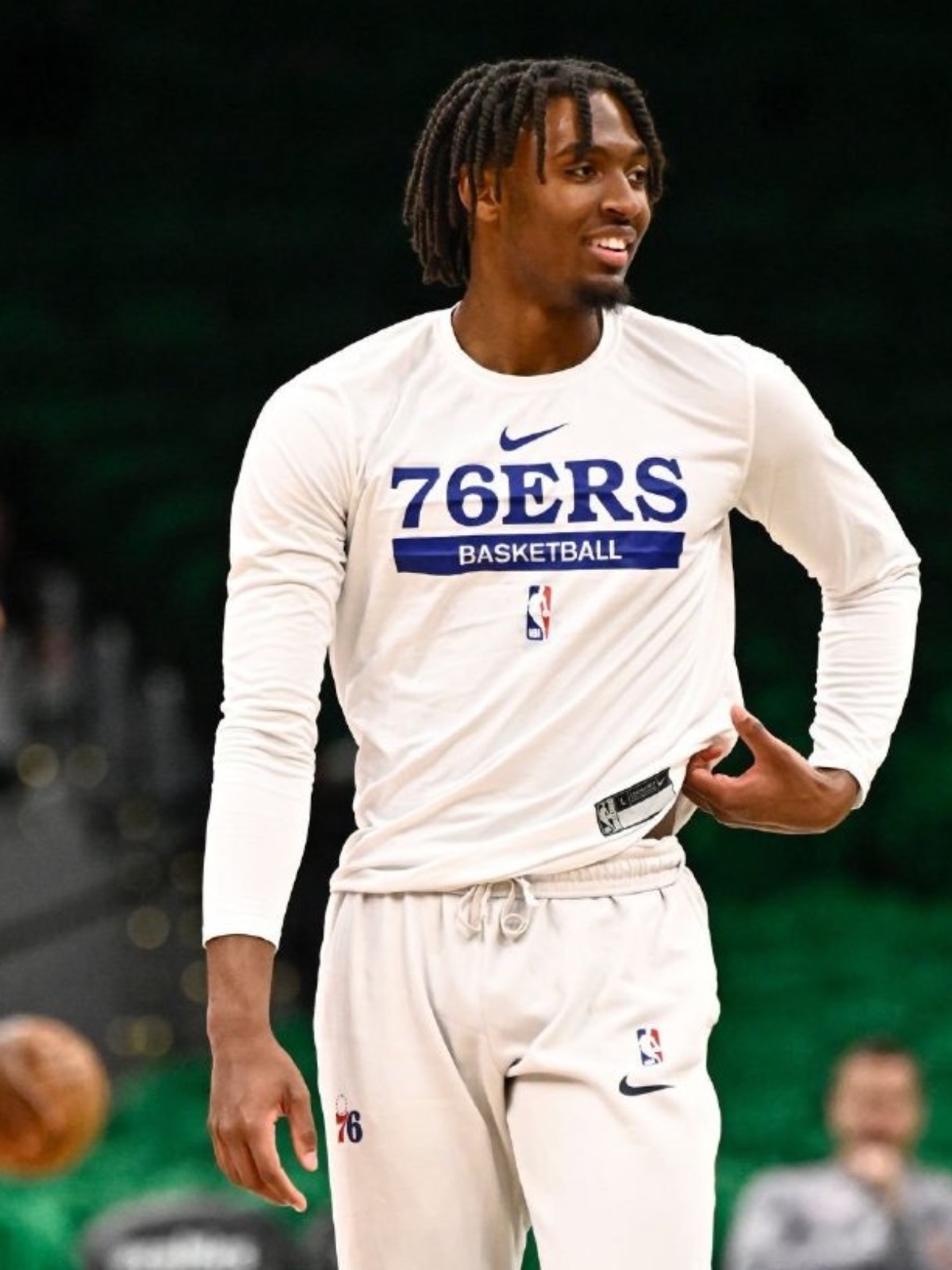 76人横扫骑士，恩比德惊艳四座的简单介绍