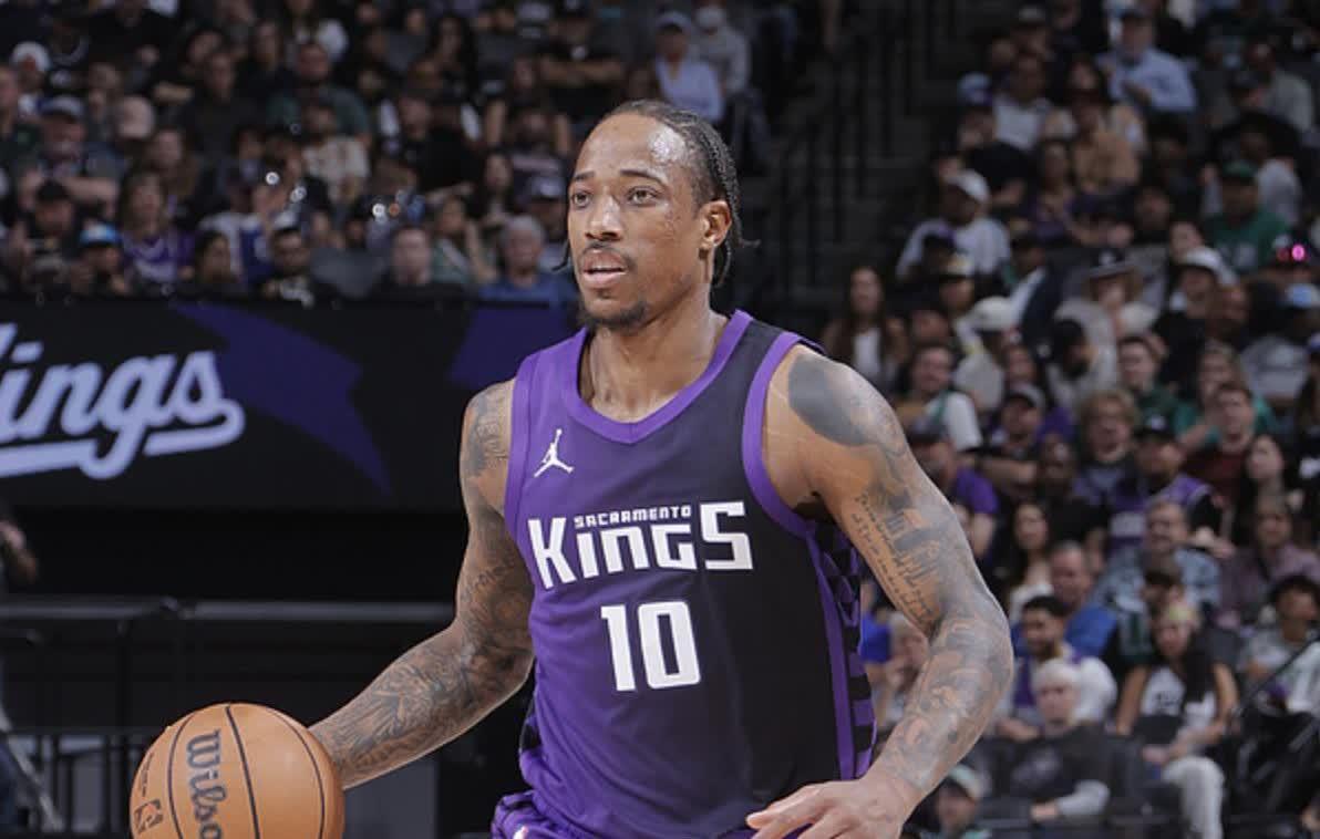 掘金横扫湖人，德罗赞状态火热的简单介绍