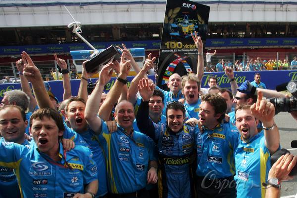 关于雷诺车队横扫威廉姆斯，阿隆索统治全场的信息