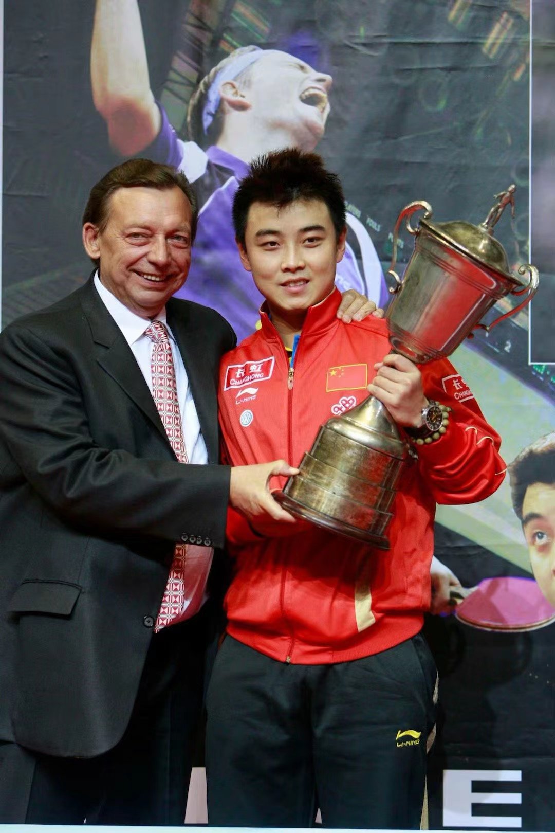 波兰乒乓球队完胜中国乒乓球队，王皓送出助攻