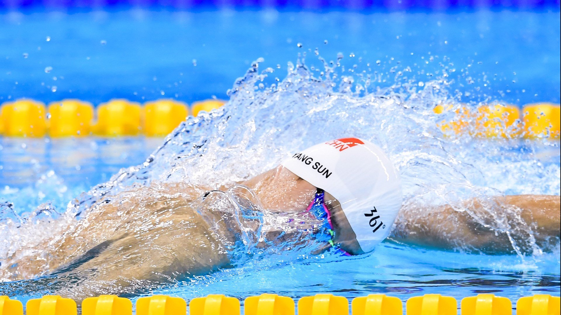 F1街道赛焦点战，马德里竞技踏平勒沃库森，体育跨界盛宴引爆全球